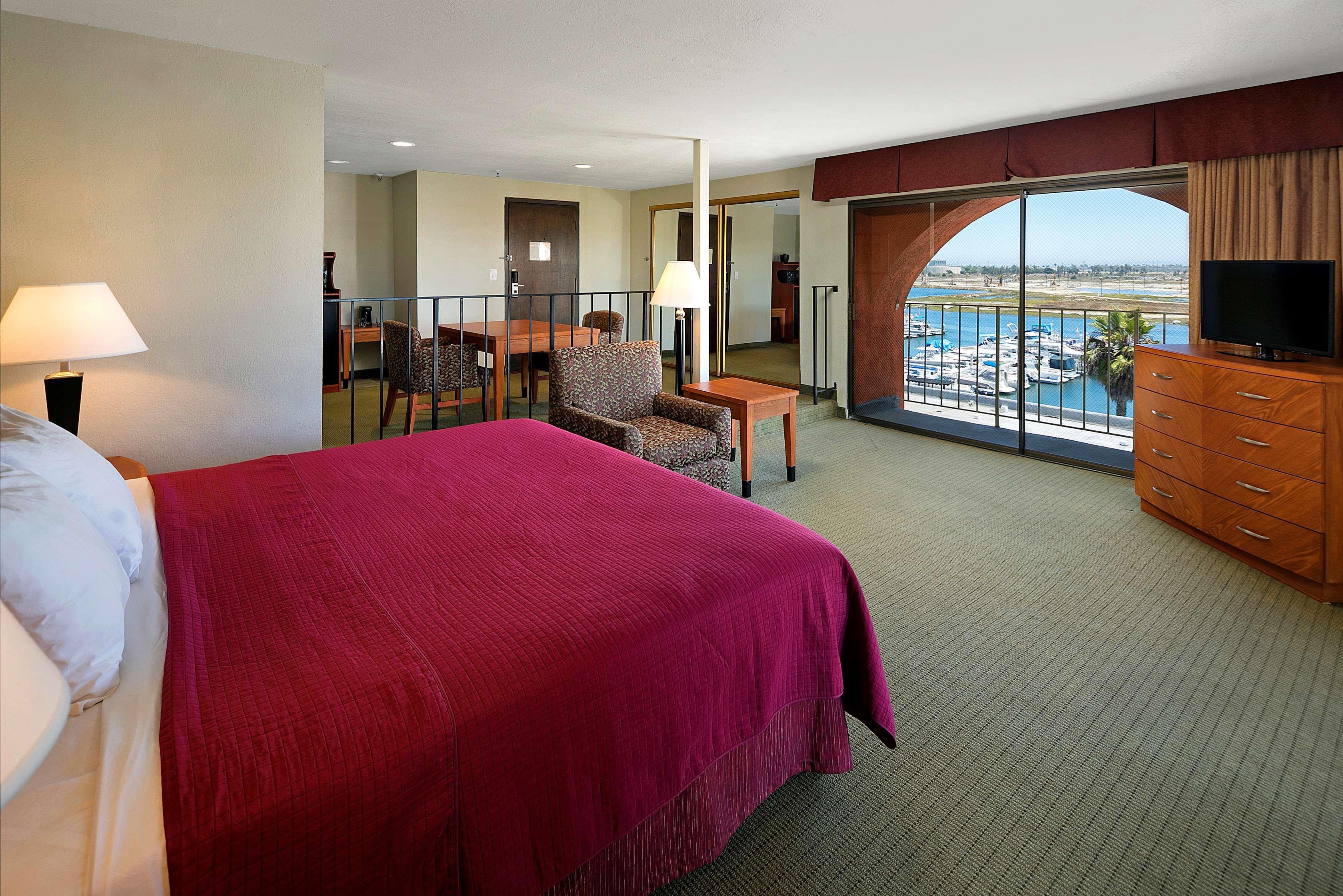 Best Western Golden Sails Hotel Long Beach Exterior photo